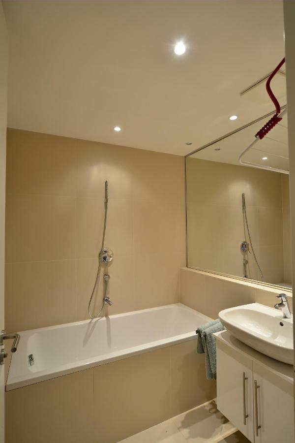 Kolonada Luxury 2 Bedroom Apartment With Balcony 마리안스케 라즈네 외부 사진